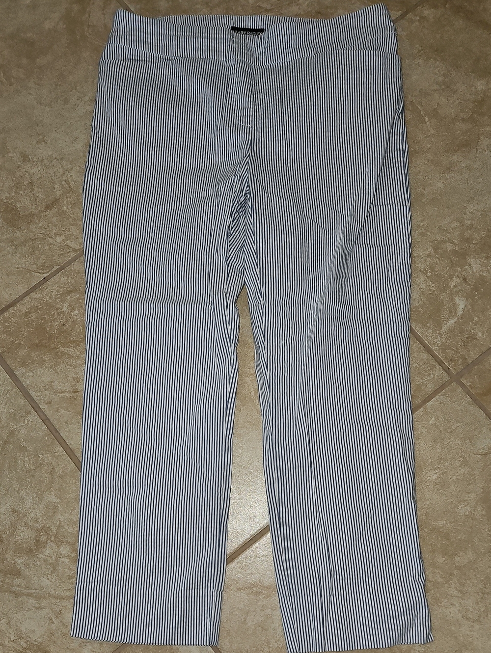 HILLARY RADLEYBLUE/WHITE STRIP SEERSUCKER PULL ON CAPRUS SZ L